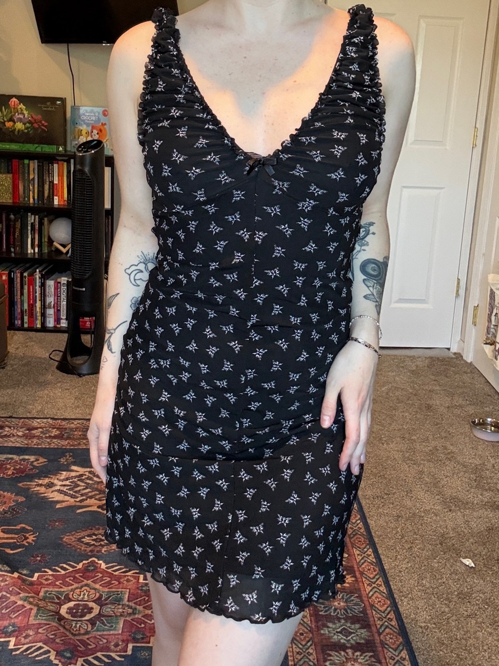 Forever 21 Black Floral Ruffle V-Neck Mini Dress